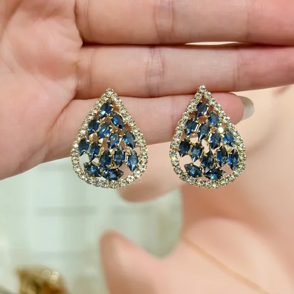 ⚜️ Elegant Teardrop Blue and Gold Earrings - Picture 7 of 9